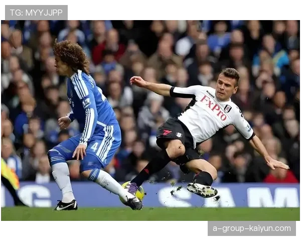 切尔西边路突破犀利，进攻火力全开，切尔西边路球员